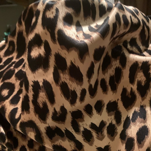 Stunning Leopard Trench lightweight Coat. - Picture 8 of 11
